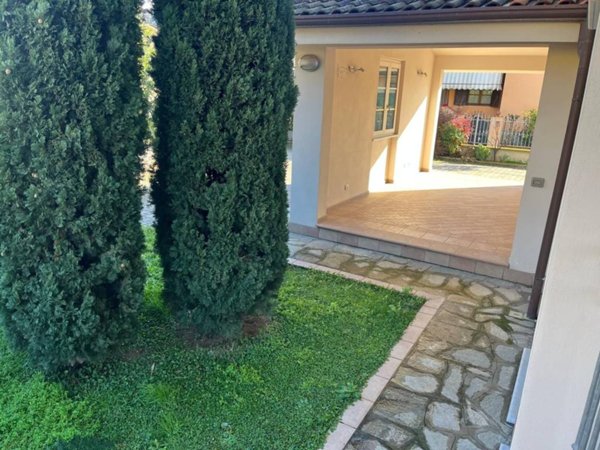 casa indipendente in vendita a Massarosa in zona Quiesa