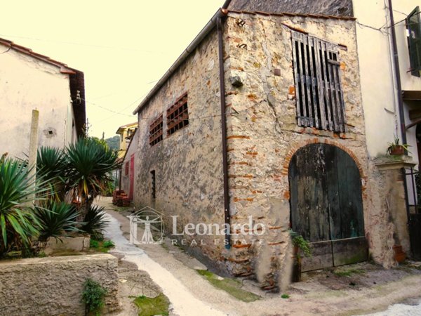 casa indipendente in vendita a Massarosa