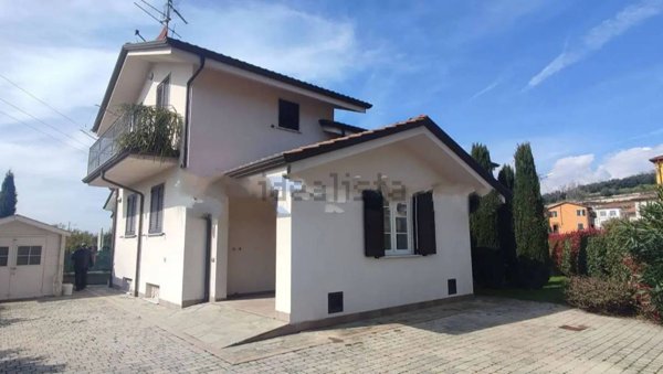 casa indipendente in vendita a Massarosa in zona Massaciuccoli