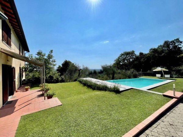 casa indipendente in vendita a Massarosa in zona Bargecchia