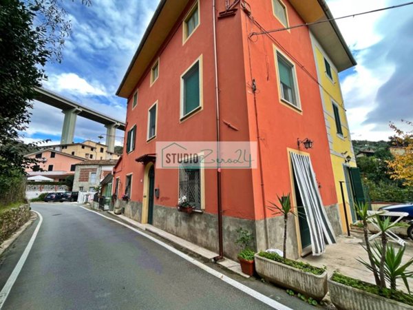 casa indipendente in vendita a Massarosa in zona Bozzano