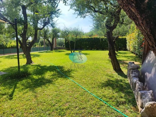casa indipendente in vendita a Massarosa