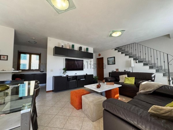 casa indipendente in vendita a Massarosa in zona Quiesa