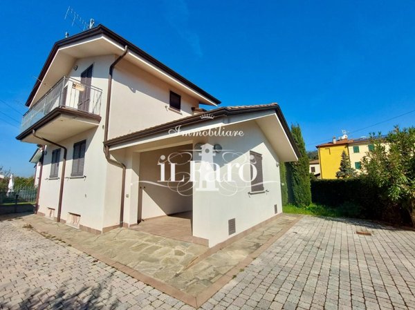 casa indipendente in vendita a Massarosa in zona Quiesa