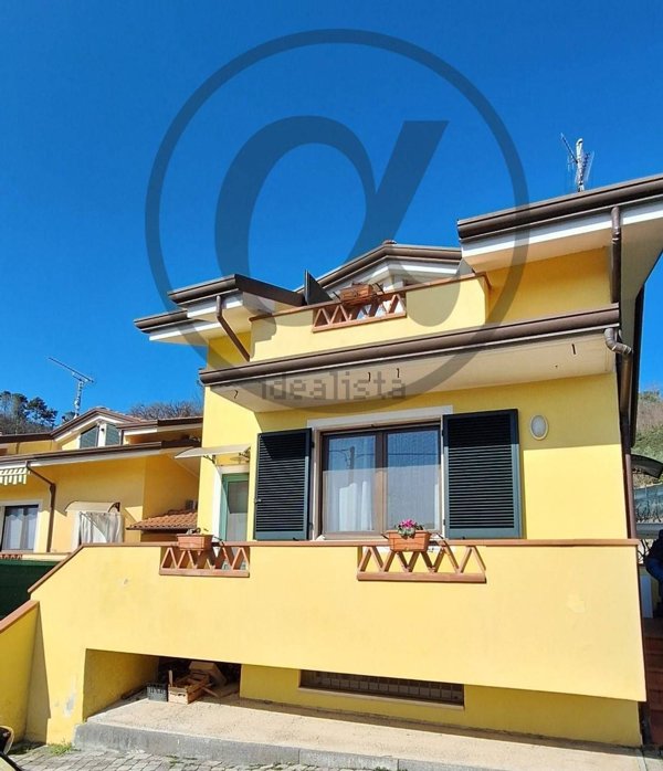 casa indipendente in vendita a Massarosa
