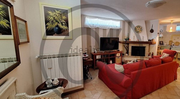 casa indipendente in vendita a Massarosa