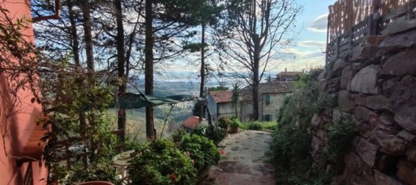 casa indipendente in vendita a Massarosa in zona Gualdo