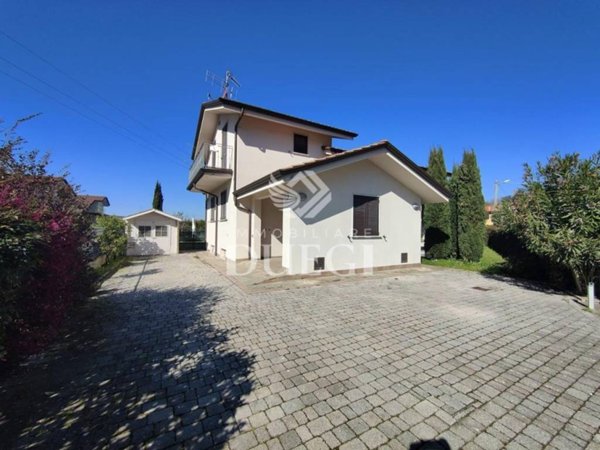 casa indipendente in vendita a Massarosa in zona Quiesa