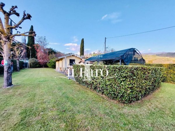 casa indipendente in vendita a Massarosa in zona Stiava