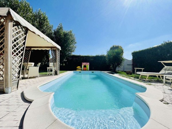 casa indipendente in vendita a Massarosa
