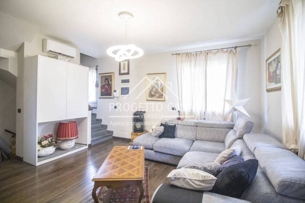 casa indipendente in vendita a Massarosa in zona Piano di Conca