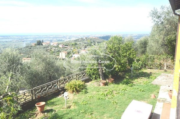casa indipendente in vendita a Massarosa in zona Pieve a Elici