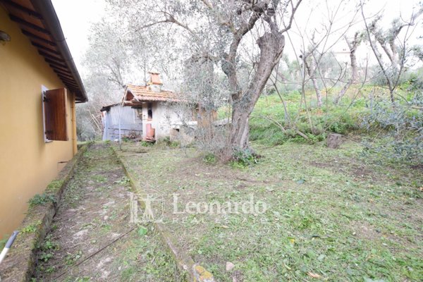 casa indipendente in vendita a Massarosa in zona Pieve a Elici