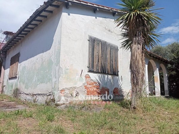 casa indipendente in vendita a Massarosa