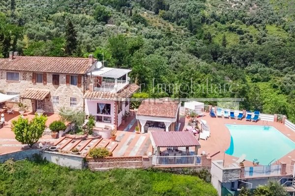 casa indipendente in vendita a Massarosa