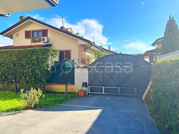 casa indipendente in vendita a Massarosa in zona Piano di Mommio