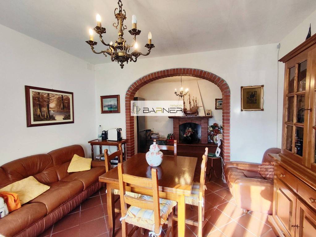 casa indipendente in vendita a Massarosa in zona Corsanico