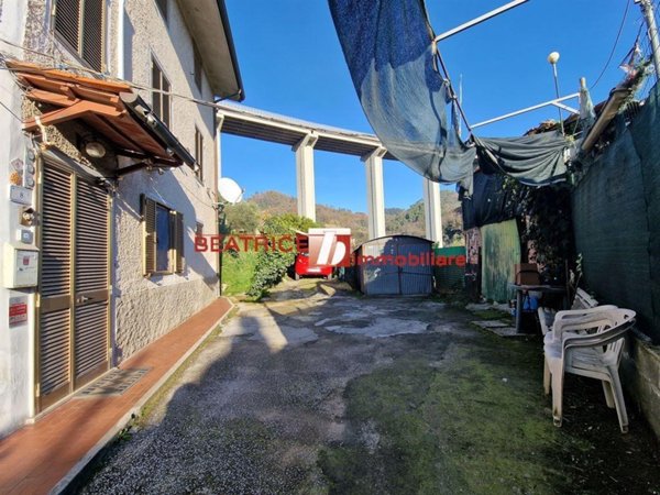 casa indipendente in vendita a Massarosa in zona Bozzano