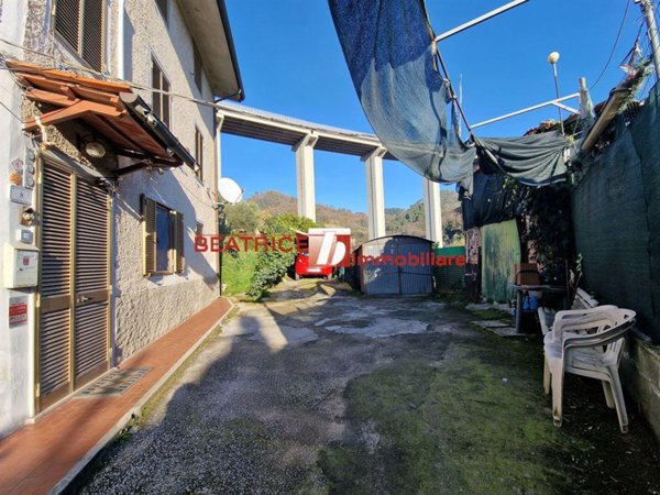 casa indipendente in vendita a Massarosa in zona Bozzano