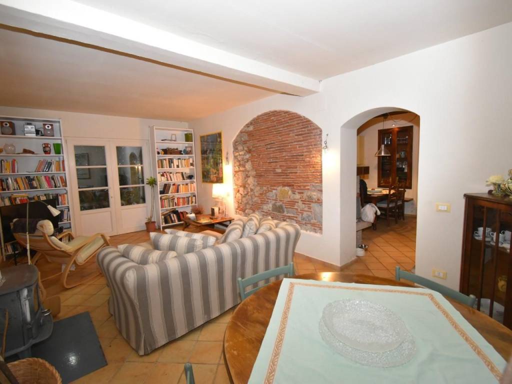 casa indipendente in vendita a Massarosa in zona Massaciuccoli