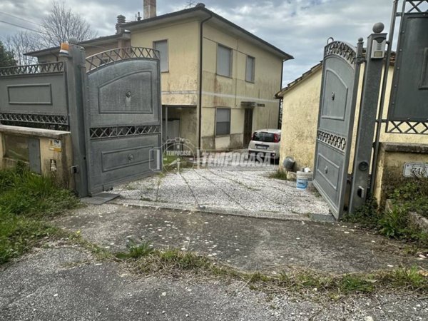 casa indipendente in vendita a Massarosa