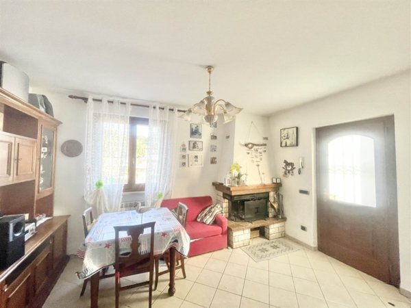 casa indipendente in vendita a Massarosa in zona Bozzano