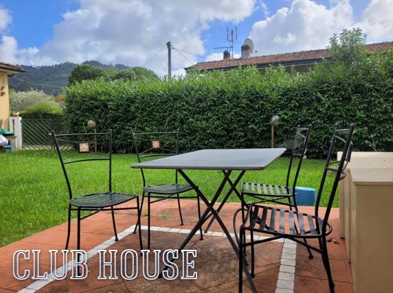 casa indipendente in vendita a Massarosa in zona Piano di Mommio