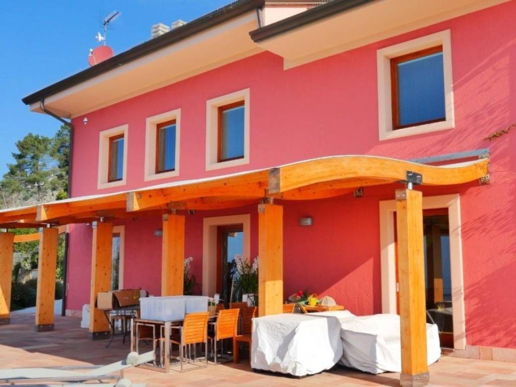 casa indipendente in vendita a Massarosa in zona Corsanico
