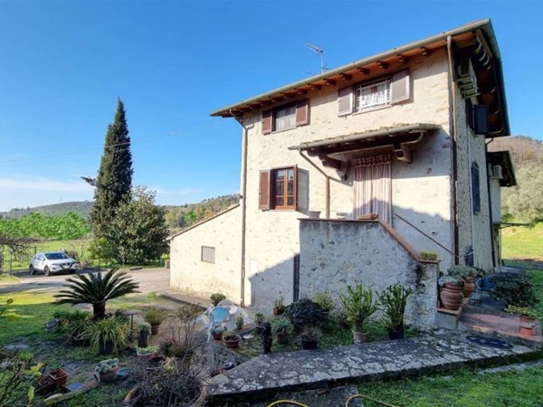 casa indipendente in vendita a Massarosa