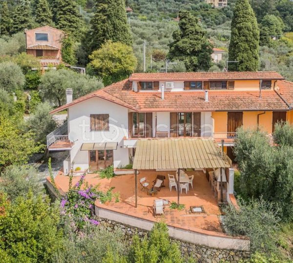 casa indipendente in vendita a Massarosa