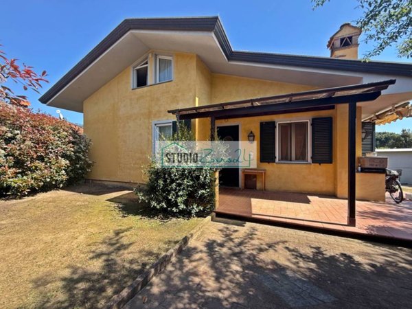 casa indipendente in vendita a Massarosa in zona Stiava