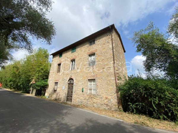 casa indipendente in vendita a Massarosa in zona Pieve a Elici