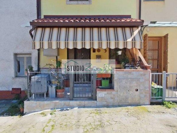 casa indipendente in vendita a Massarosa in zona Bargecchia