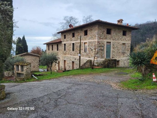 casa indipendente in vendita a Massarosa in zona Bargecchia