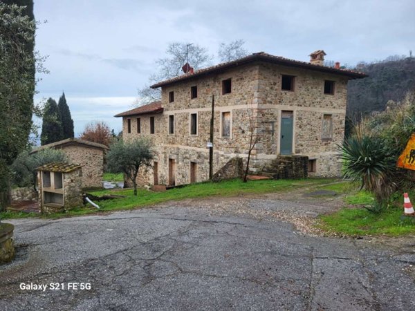 casale in vendita a Massarosa in zona Massaciuccoli