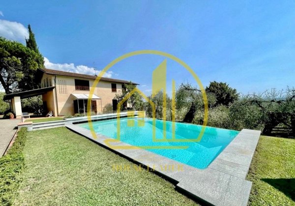 casa indipendente in vendita a Massarosa in zona Corsanico