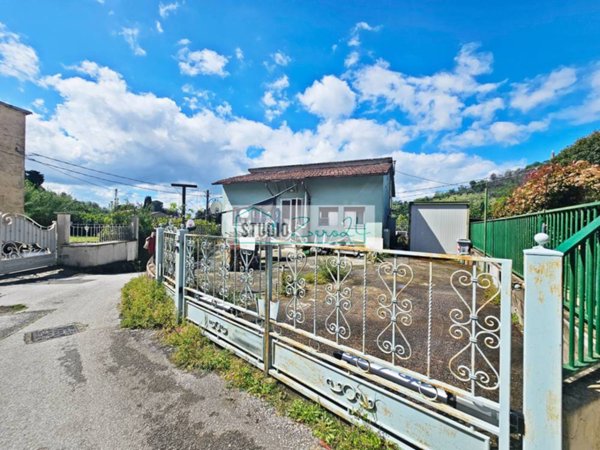 casa indipendente in vendita a Massarosa in zona Bozzano