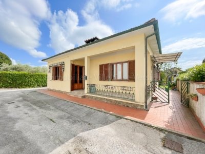 casa indipendente in vendita a Massarosa in zona Piano di Mommio