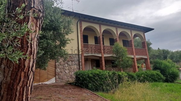 casa indipendente in vendita a Massarosa in zona Pieve a Elici