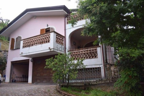 casa indipendente in vendita a Massarosa