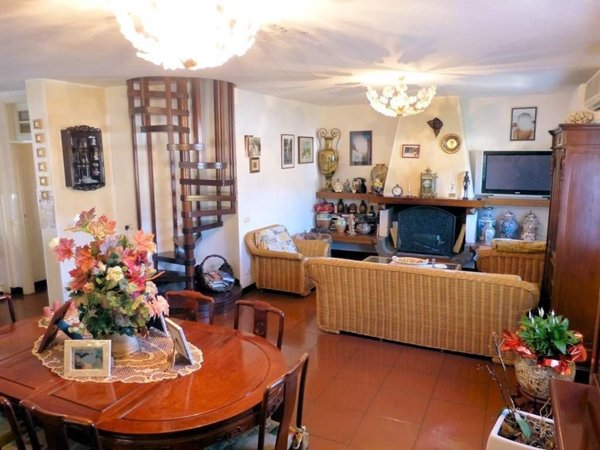 casa indipendente in vendita a Massarosa in zona Stiava