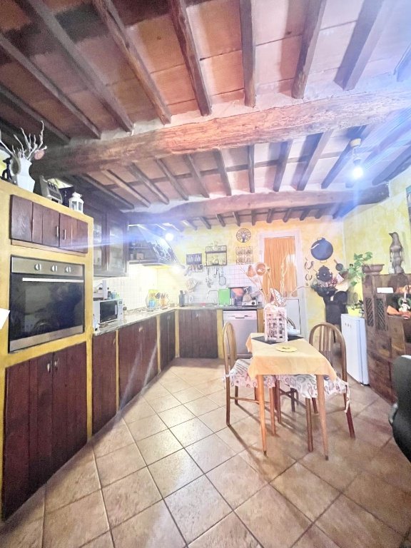 casa indipendente in vendita a Massarosa in zona Bozzano