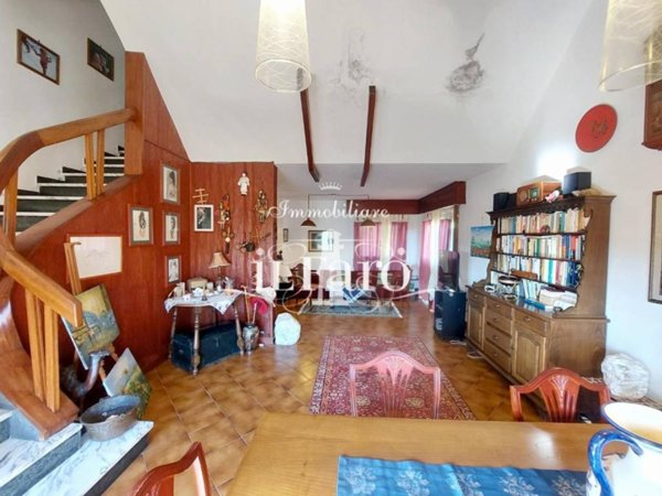casa indipendente in vendita a Massarosa in zona Stiava