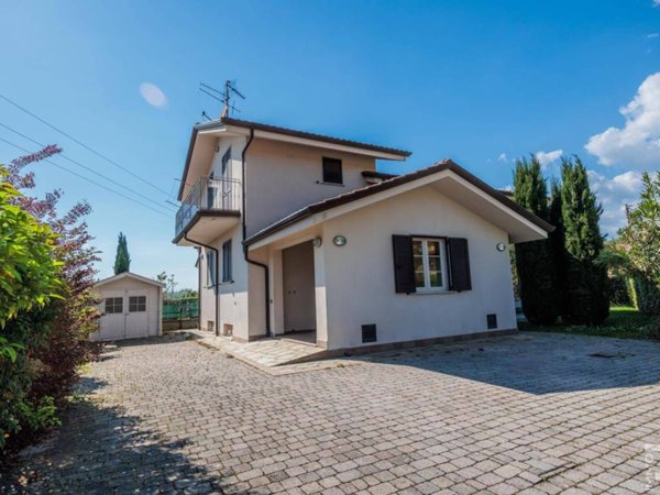 casa indipendente in vendita a Massarosa