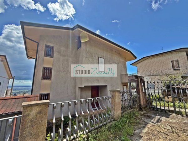 casa indipendente in vendita a Massarosa in zona Corsanico
