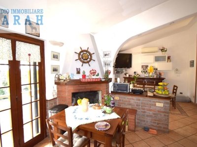 casa indipendente in vendita a Massarosa in zona Piano del Quercione
