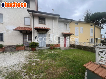 casa indipendente in vendita a Massarosa in zona Massaciuccoli