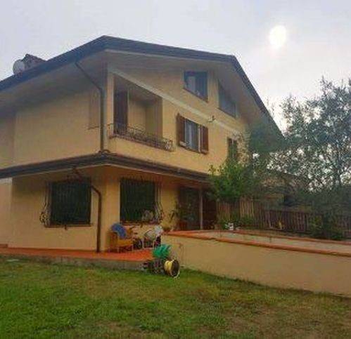 casa indipendente in vendita a Massarosa in zona Corsanico