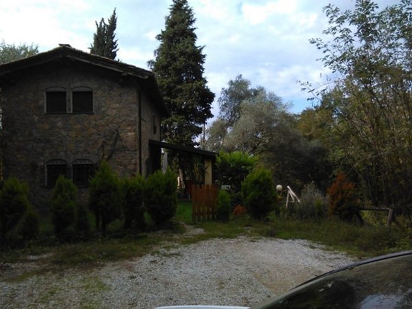 casa indipendente in vendita a Massarosa in zona Mommio