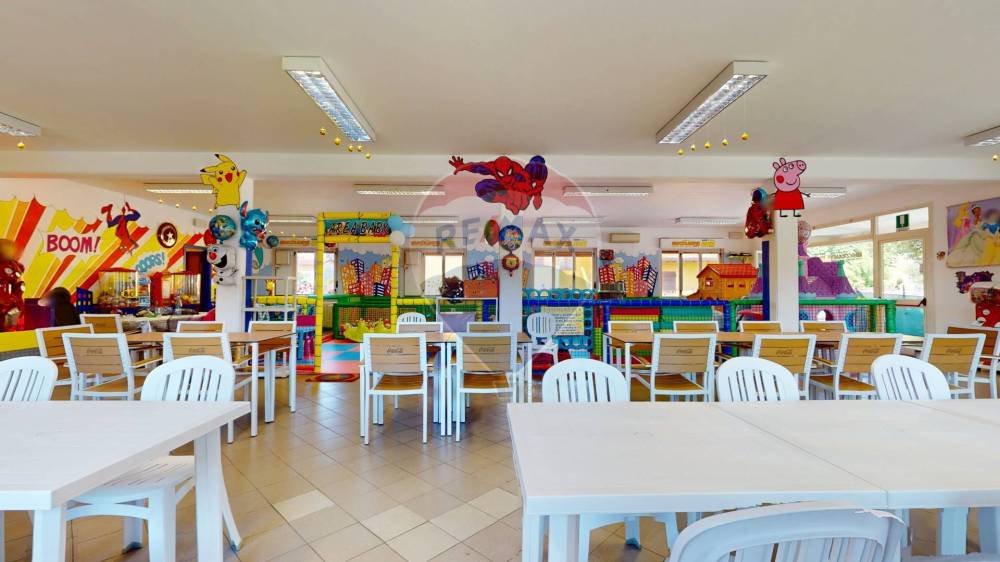 locale commerciale in vendita a Massarosa
